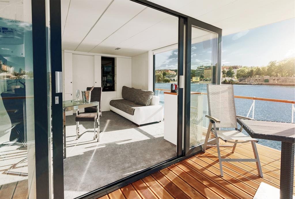 Vipliving Houseboat Hotell Prag Rum bild